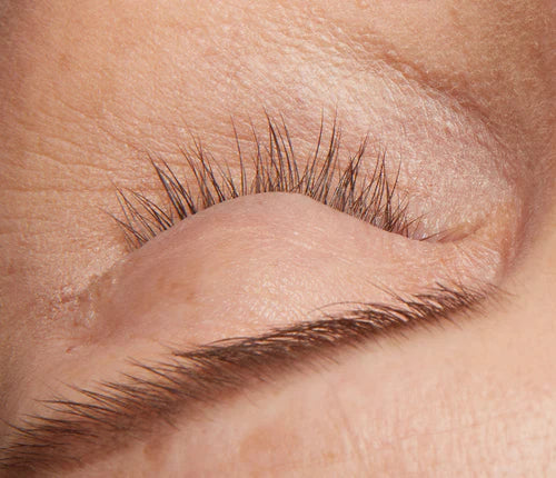 Lashes before, customer 4